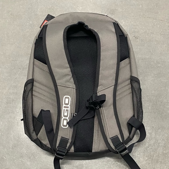 NWT OGIO Rogue Computer Laptop Backpack, Grey Personalized - Picture 4 of 8